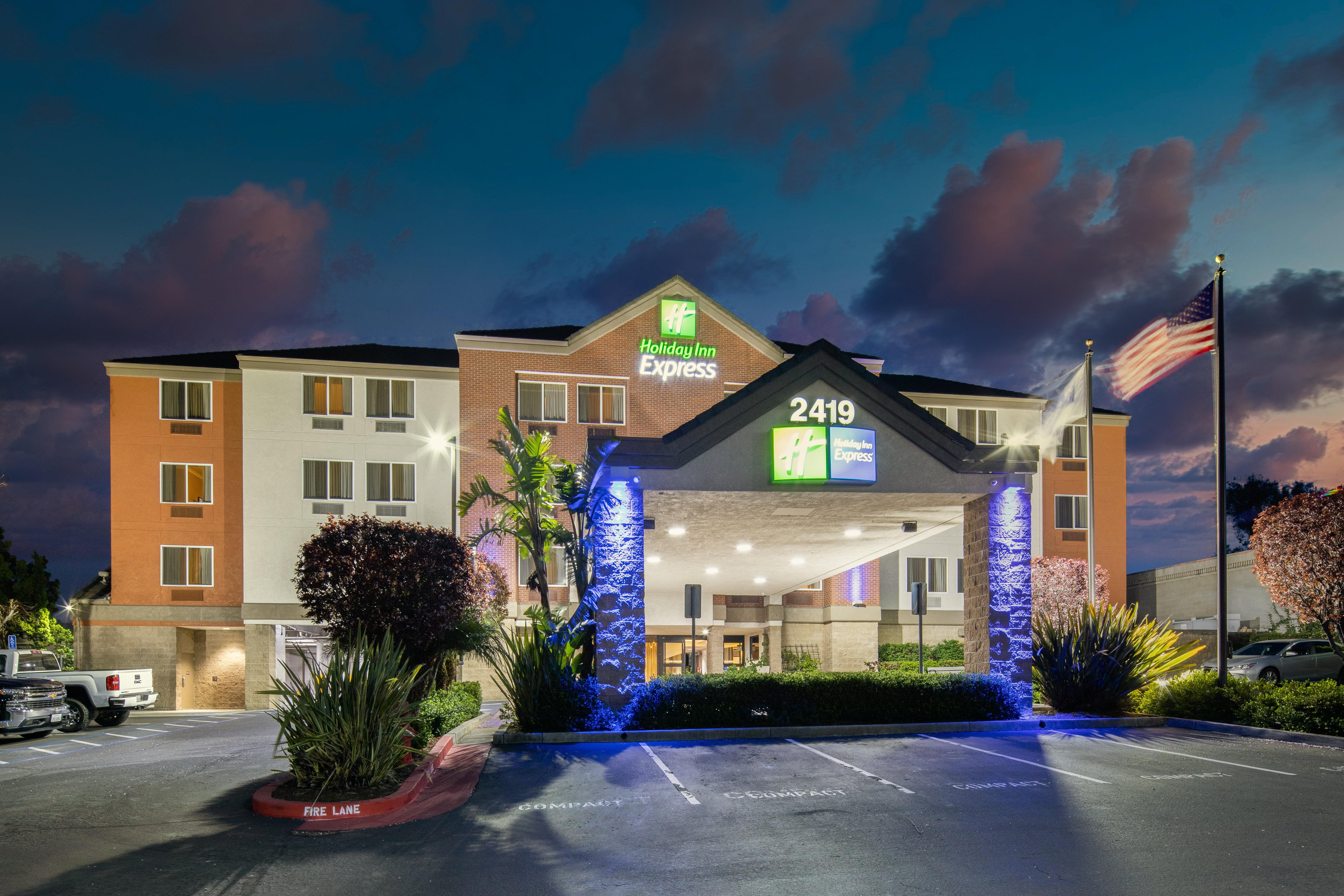 Holiday Inn Express Castro Valley Buitenkant foto