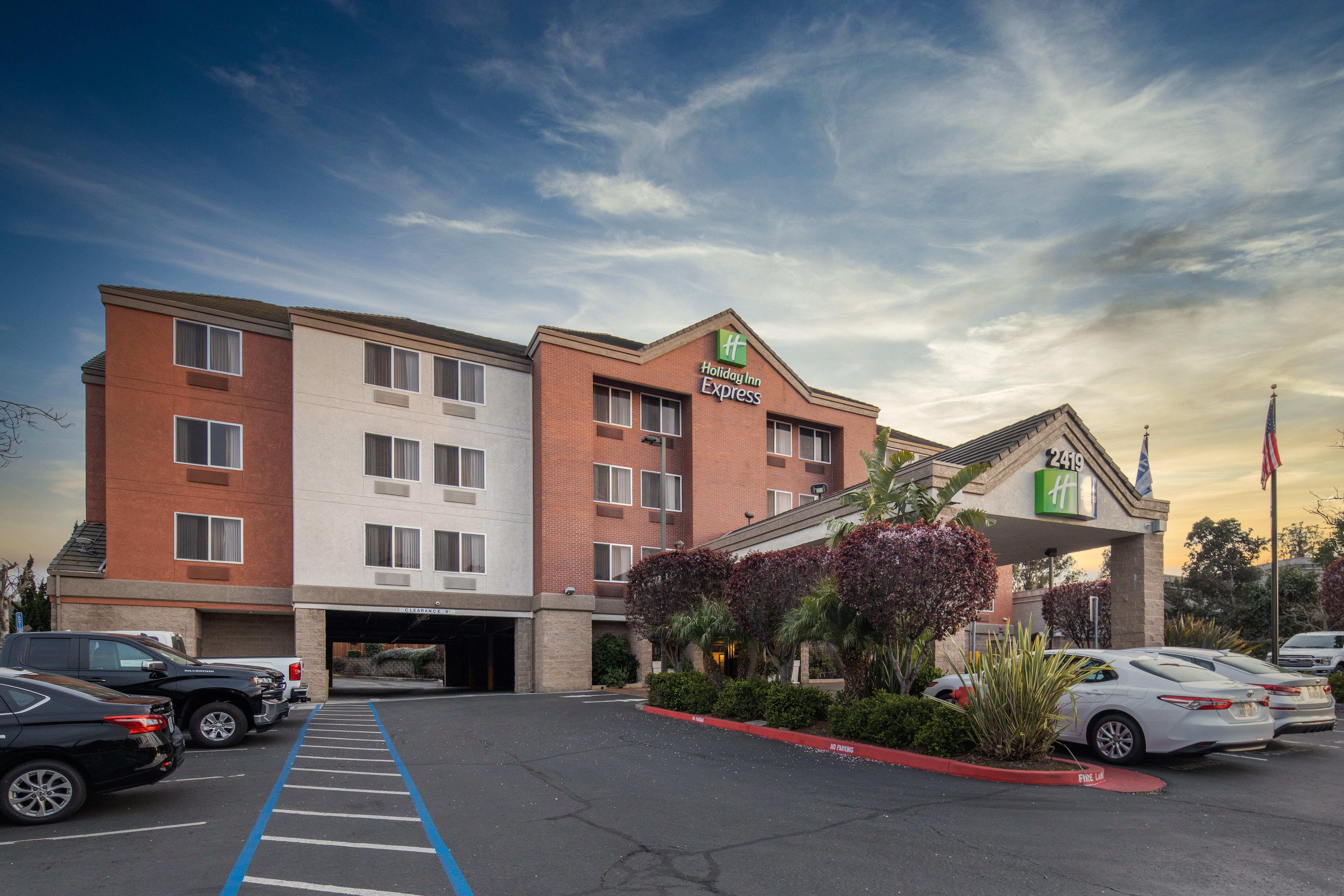Holiday Inn Express Castro Valley Buitenkant foto