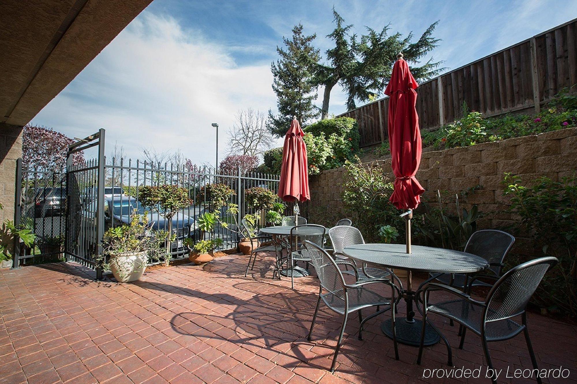 Holiday Inn Express Castro Valley Buitenkant foto